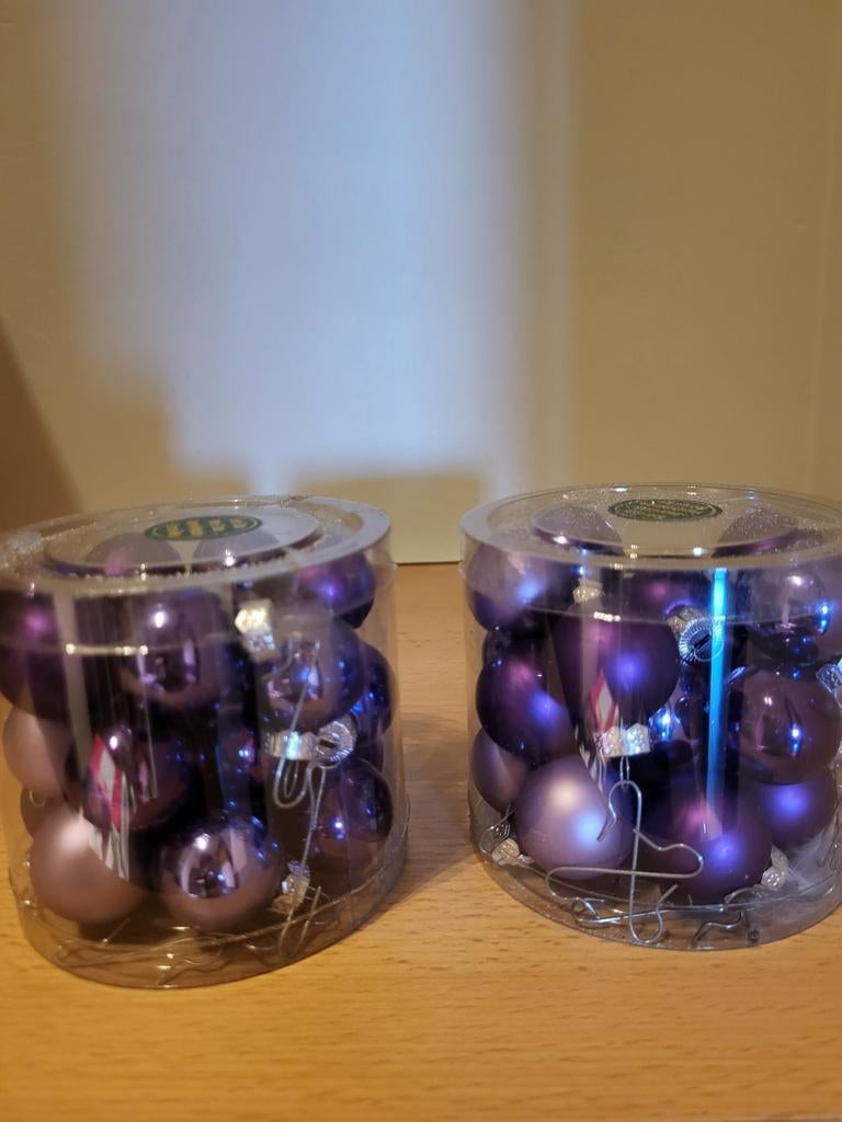 Paarse glazen kerstballen, Ophalen, Zo goed als nieuw