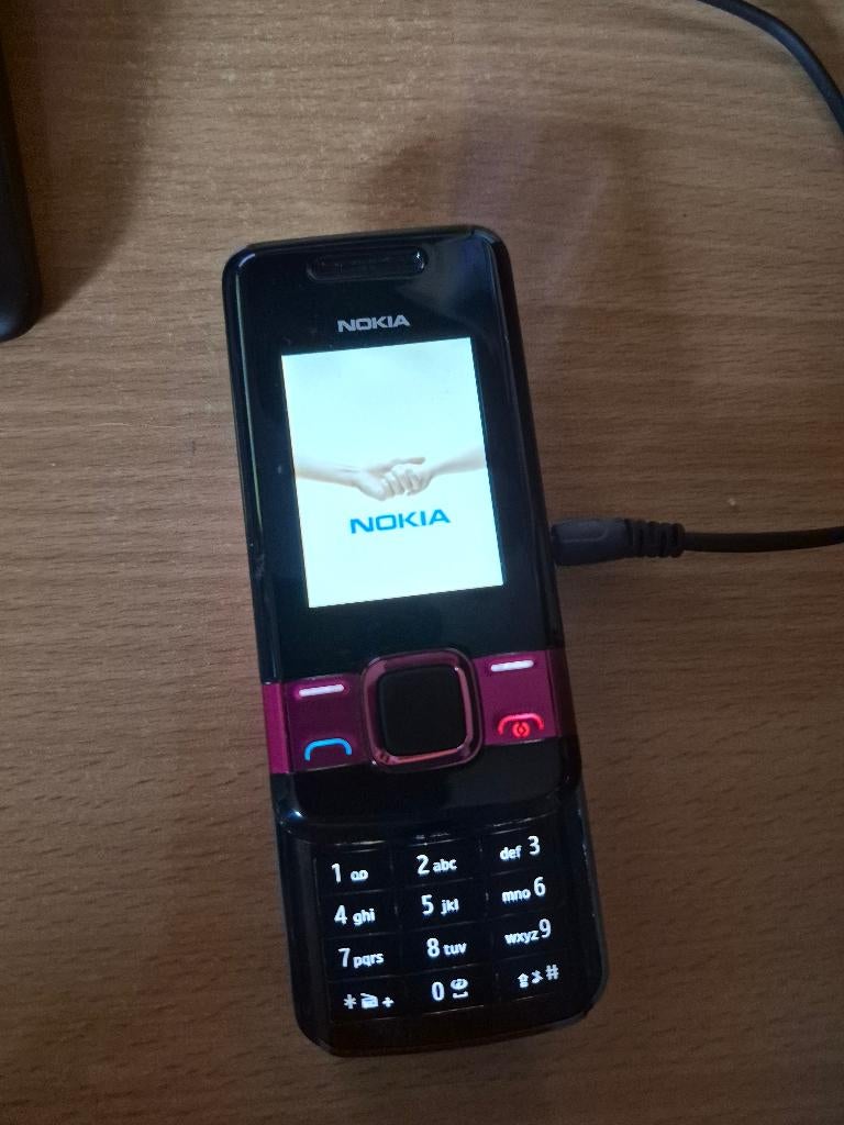 Nokia 7100 Supernova - Vintage Collector - Boîte d'origine, Modèle coulissant, Moins de 3 mégapixels, Rose, Clavier physique