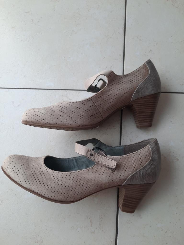 Hakken Tamaris maat 39, Kleding | Dames, Ophalen of Verzenden, Zo goed als nieuw