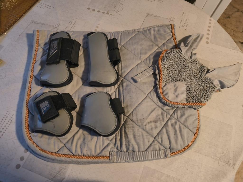 Set onderlegger + peesbescherming (getten), Ophalen