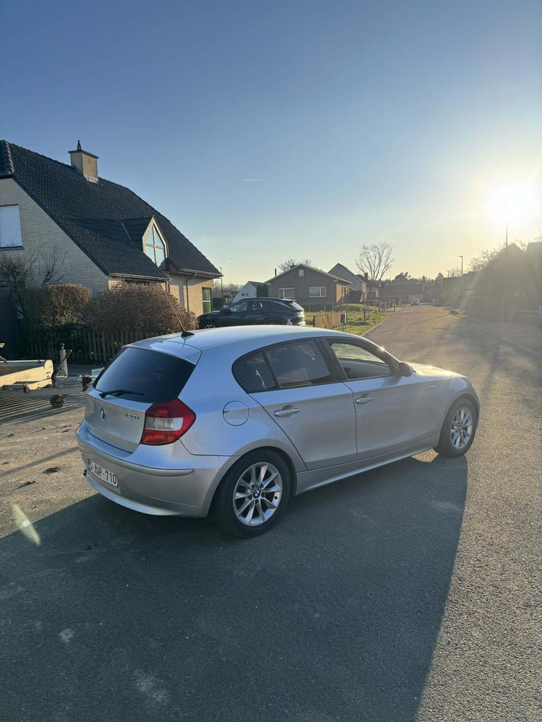 BMW 120i, Auto's, BMW, Handgeschakeld, Particulier, Euro 4, Zilver of Grijs