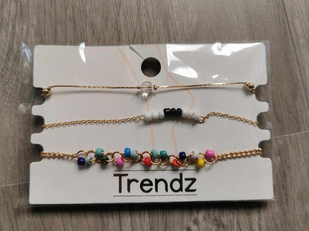 Enkelbandjes gekleurd - NIEUW!, Bijoux, Sacs & Beauté, Bracelets, Neuf, Enlèvement ou Envoi, Avec bracelets à breloques ou perles
