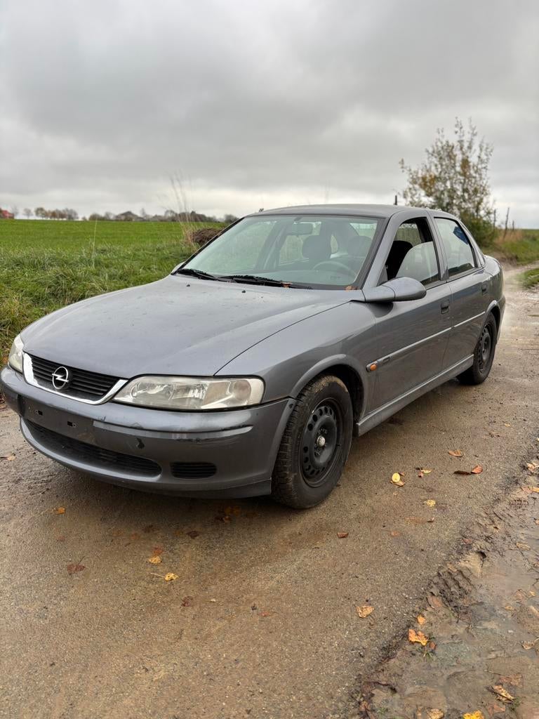 Opel Vectra 1.6 essence automatique 2001 clime Lex OK, Autos, Argent ou Gris, Achat, Entreprise, Automatique