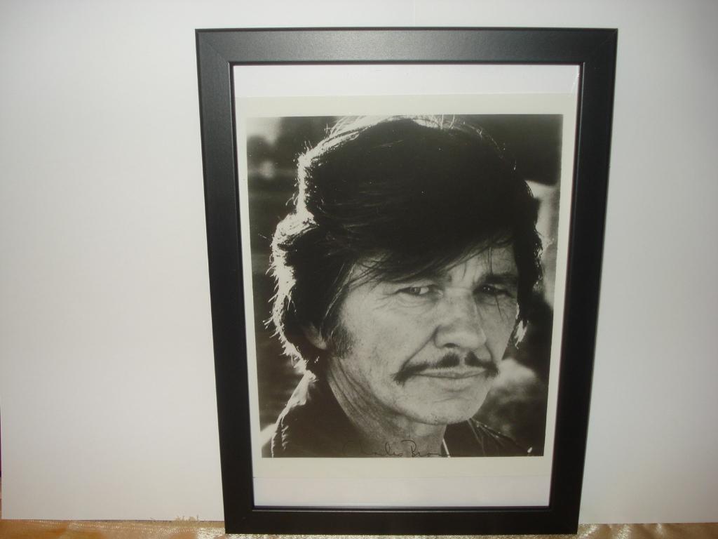 CHARLES BRONSON Photo d'Epoque avec Signature Originale Rare, Rechthoekig Staand, Met lijst, A4 of kleiner, Ophalen of Verzenden