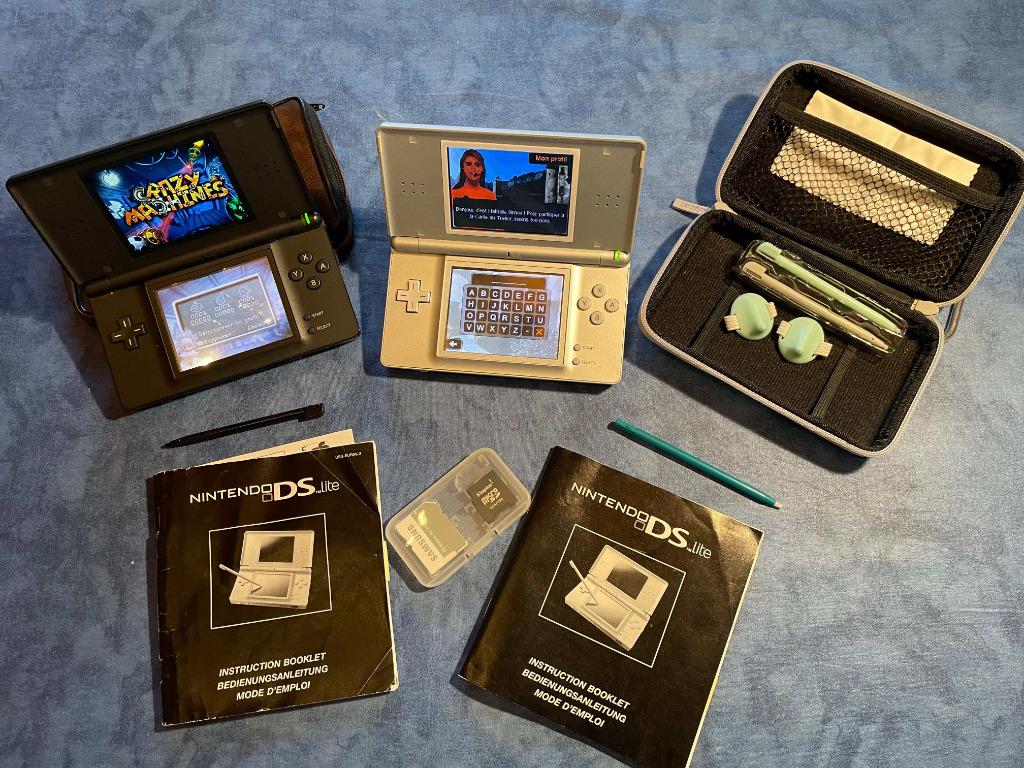 NINTENDO DS-LITE x2, Games en Spelcomputers, Spelcomputers | Nintendo DS, Ophalen, Gebruikt, Zwart, Met beschermhoes of tas
