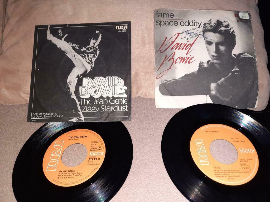 David Bowie , 2 singels . Black Sabbat , 1 singel ., Ophalen of Verzenden