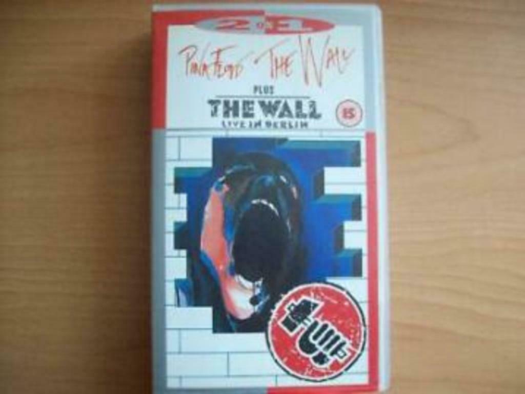 Pink Floyd - The Wall + The Wall: Live in Berlin. 2 on 1 VHS, Cd's en Dvd's, Ophalen of Verzenden, Gebruikt, Overige genres