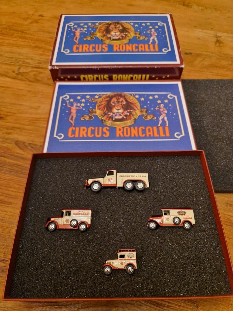 Bub 1/87 jaaruitgave 2011 Circus Roncalli, Hobby en Vrije tijd, Modelauto's | 1:87, Ophalen of Verzenden