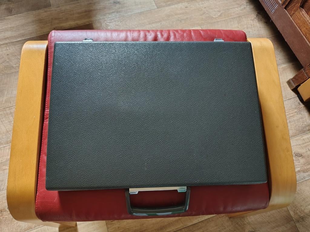 Vintage Samsonite CLASSIC 100  Hardshell Briefcase, Ophalen
