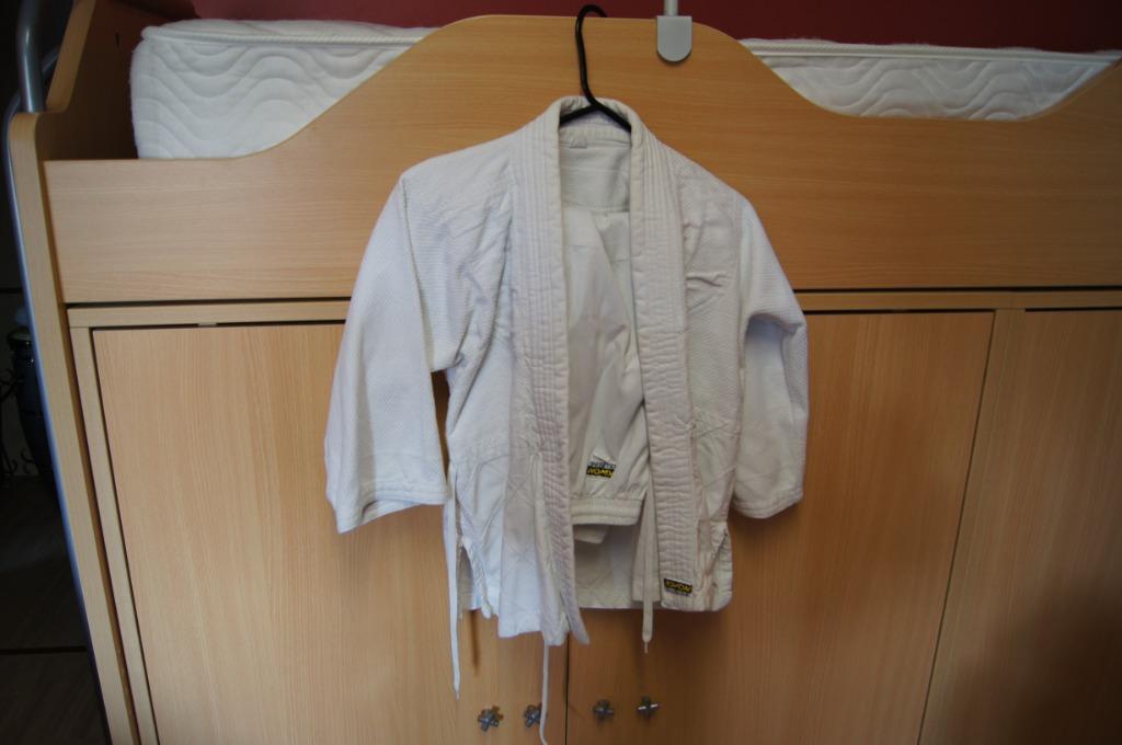 kinder judo- Aikido pak wit 130 Kwon, Sports & Fitness, Sports de combat & Self-défense, Enlèvement ou Envoi, Utilisé, Aïkido