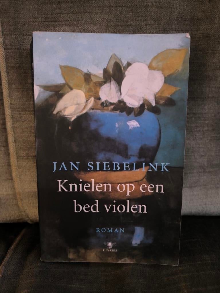 Knielen op een bed violen.      (Jan Siebelink), Enlèvement, Comme neuf, Jan Siebelink, Pays-Bas