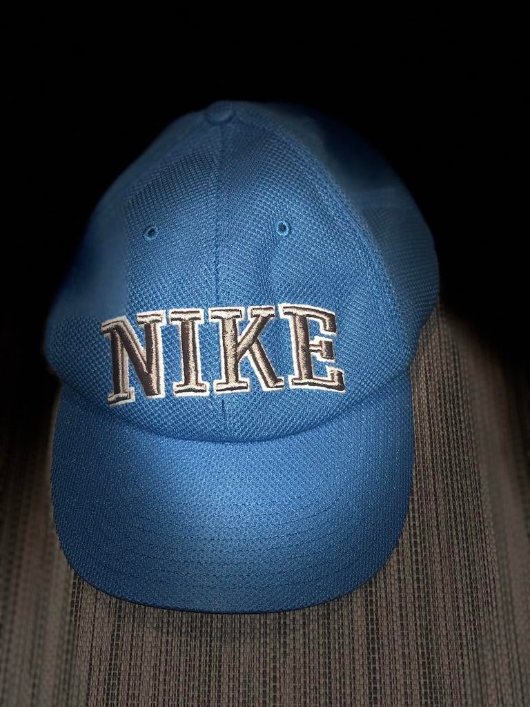 Hippe Nike cap / pet - lichtblauw - prachtafwerking - zomer, Kleding | Heren, Mutsen, Sjaals en Handschoenen, Nieuw, Muts, Overige maten