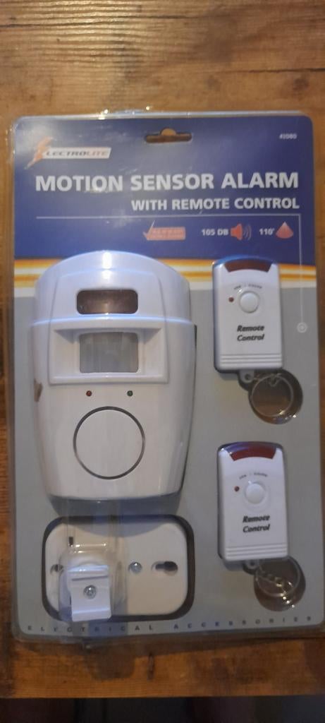Systeme d alarme detecteur de mouvement avec 2 telecommandes, Bricolage & Construction, Enlèvement ou Envoi