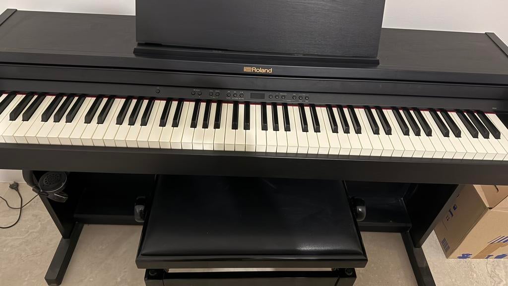 Piano zoals nieuw, Ophalen, Zwart, Digitaal, Zo goed als nieuw