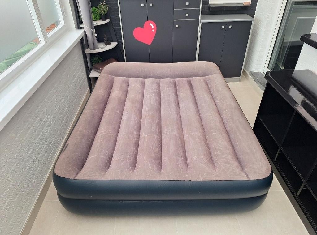 Matelas gonflable double queen size (163 x 208 x 50), Enlèvement, Comme neuf