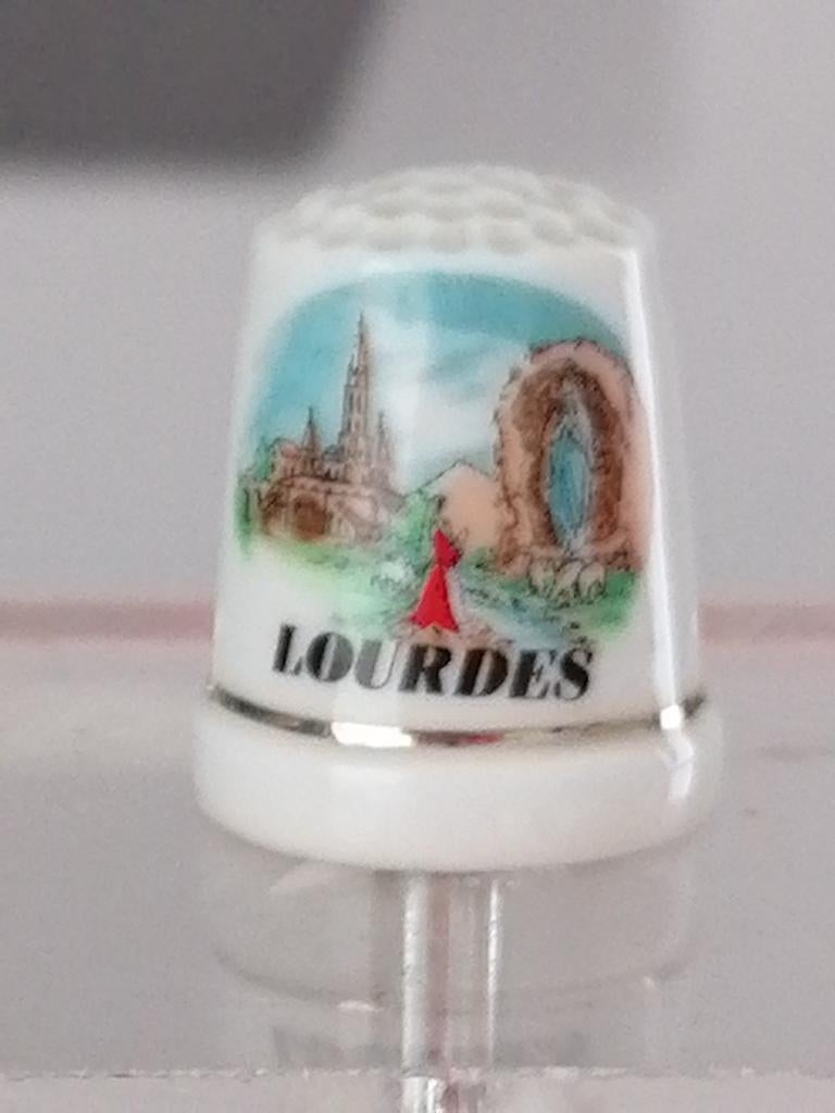 Vingerhoed Lourdes, Ophalen of Verzenden, Zo goed als nieuw