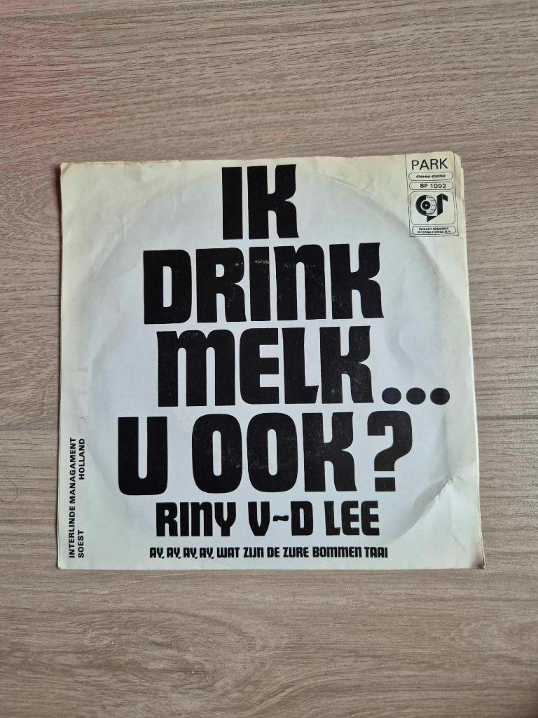 Singel Riny V - D Lee, Ophalen of Verzenden