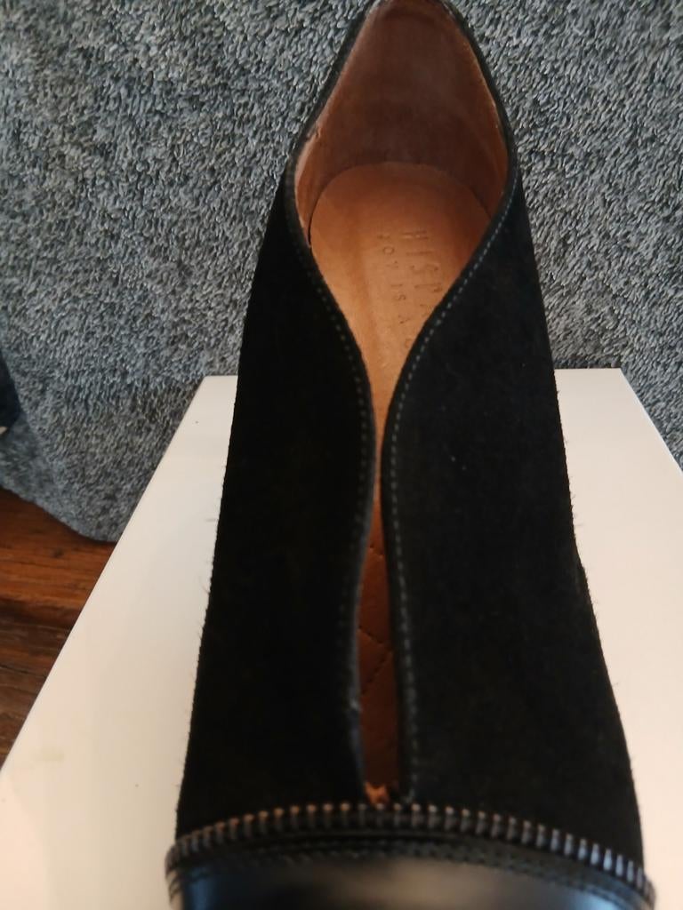 Dames bieden vanaf 15 euro Hispanitas, Ophalen