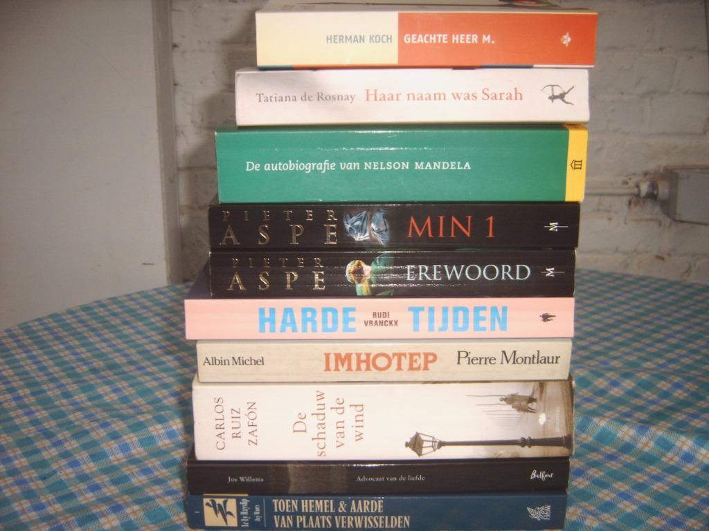 10 boeken, Ophalen of Verzenden, Gelezen