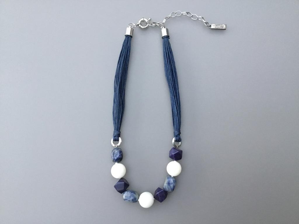 Collier Marque Titto (Très bon état), Pierre ou Minéral, Enlèvement ou Envoi, Comme neuf, Réglable