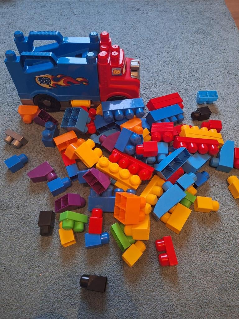 Mega Bloks truck en set van 70 - speelgoed voor kinderen, Ophalen, Gebruikt