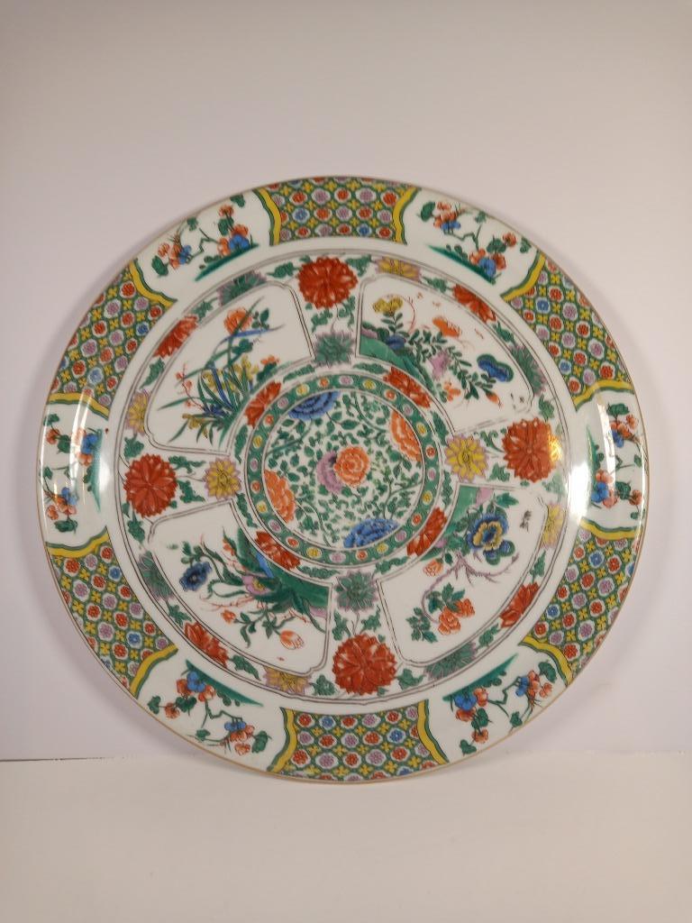 Plat - porcelaine de baudour - décor floral, Antiquités & Art, Enlèvement ou Envoi