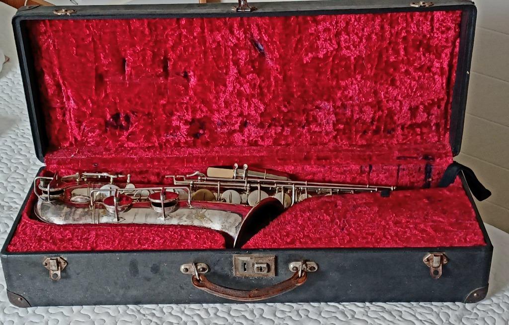 SAXOPHONE MELODY, Enlèvement, Comme neuf, Avec valise