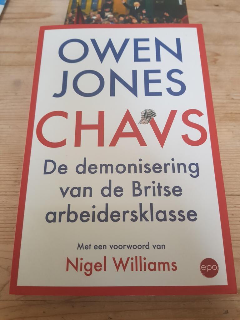 Owen Jones - Chavs. Demonisering vd Britse arbeidsklasse, Ophalen of Verzenden, Zo goed als nieuw, Owen Jones