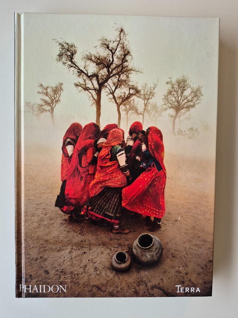 Steve McCurry - Voorbij de camera, Boeken, Ophalen of Verzenden, Zo goed als nieuw, Fotografie algemeen, Steve McCurry