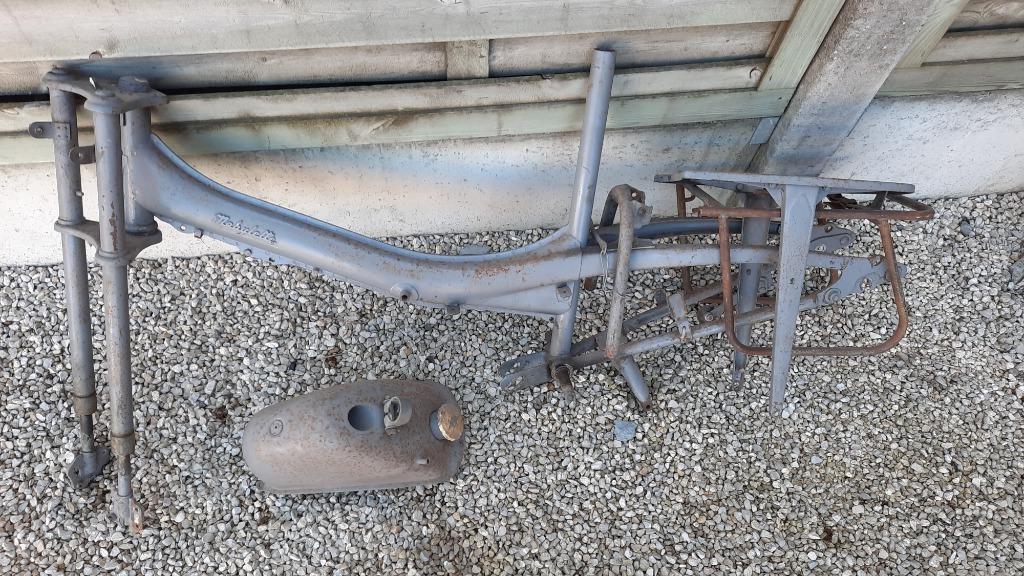 frame en onderdelen mobylette auv44, Enlèvement, Cadre