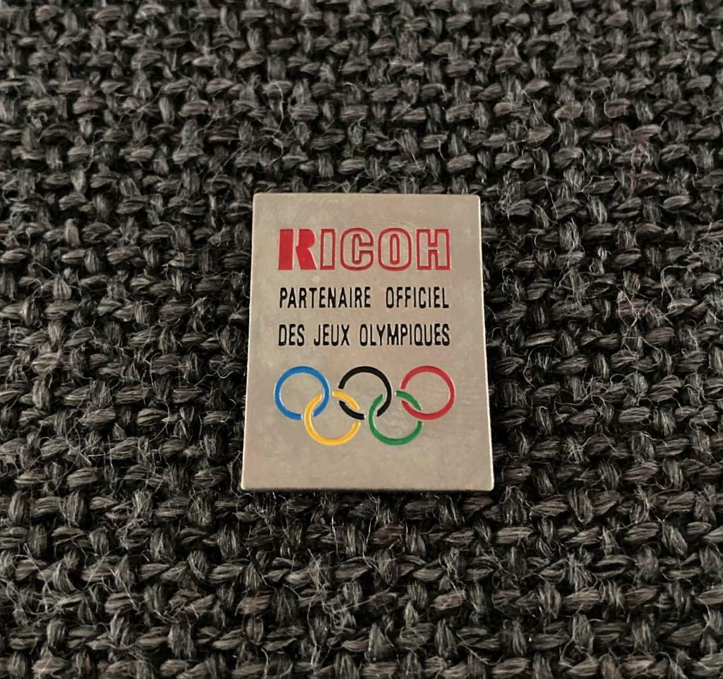 PIN - RICOH - JEUX OLYMPIQUES - OLYMPISCHE SPELEN, Verzenden, Gebruikt, Sport, Speldje of Pin