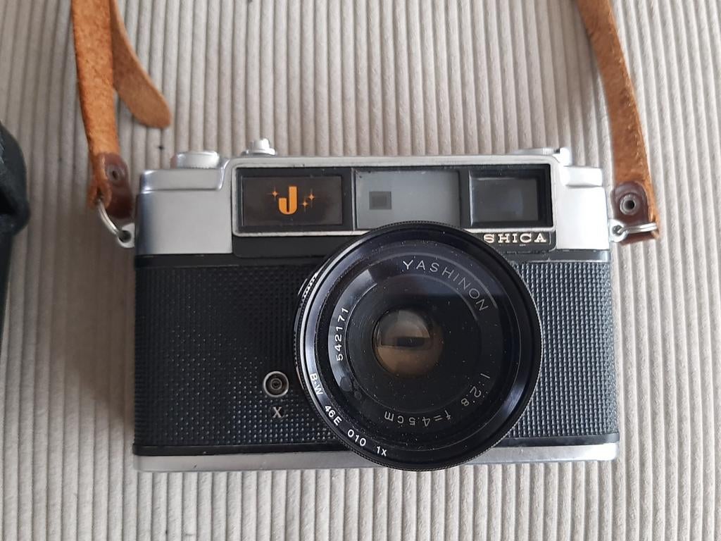 YASHICA J vintage 24x36 + leren schede, Ophalen of Verzenden