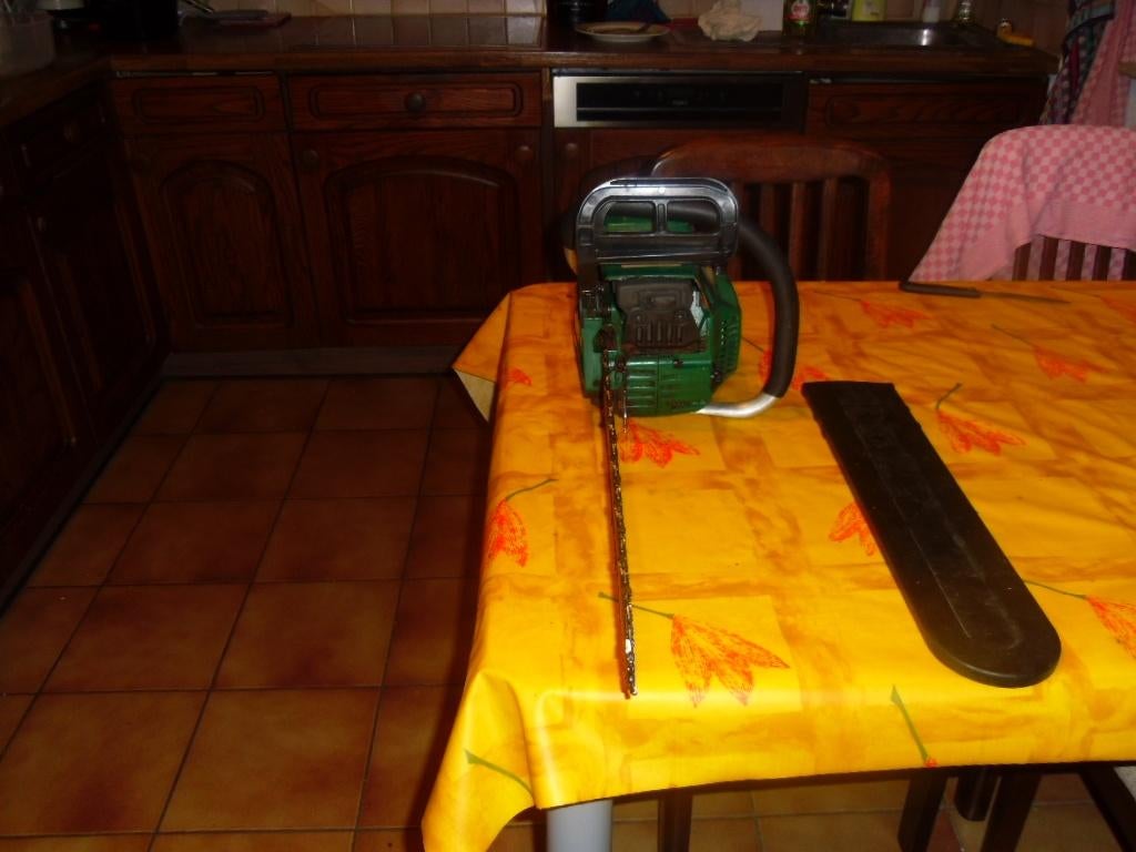 tronconneuse 2t 49cc power plus, Jardin & Terrasse, Outils à main, Enlèvement ou Envoi, Comme neuf, Powerplus