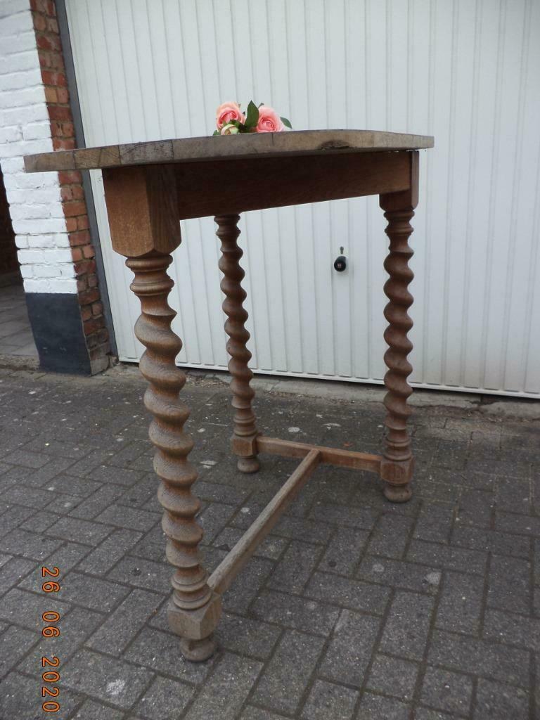 Tafel van eikenhout met 3 poten. In goede staat., Ophalen, Gebruikt, Tafelblad, Eikenhout