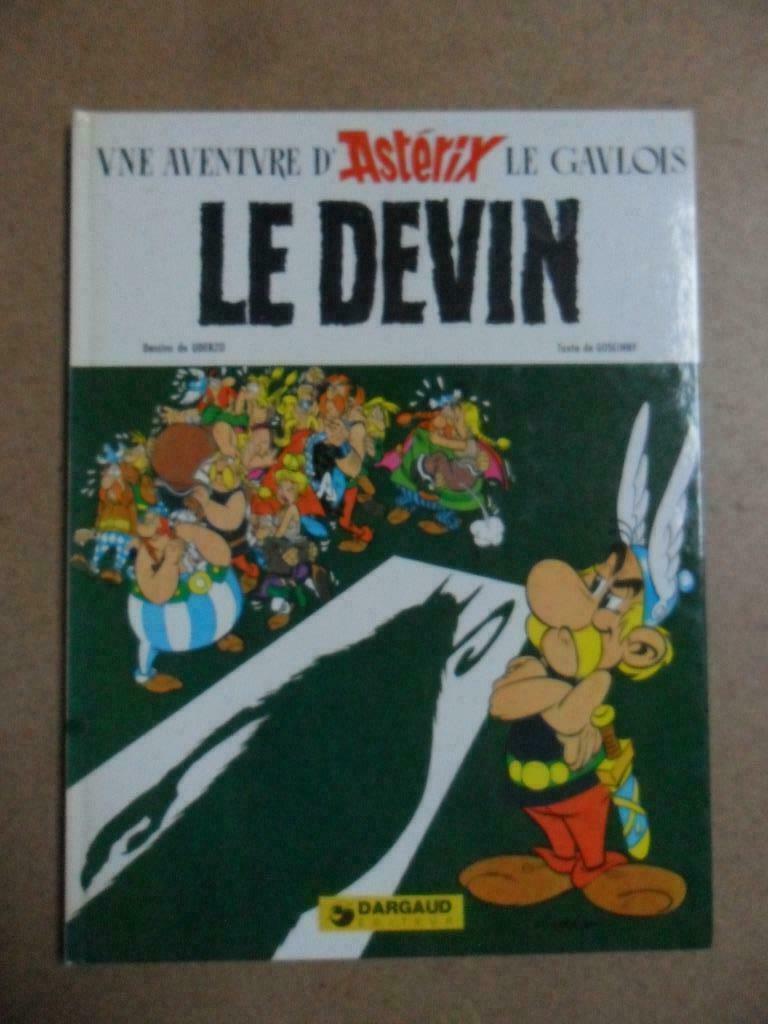 Une aventure d'Astérix le Gaulois - Le Devin - Dargaud, Gelezen, Dargaud, Eén stripboek, Ophalen of Verzenden