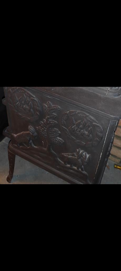 Poele Dovre noir zvec animaux , super etat, Maison & Meubles, Poêles, Comme neuf, Enlèvement, Bois, Autoportant