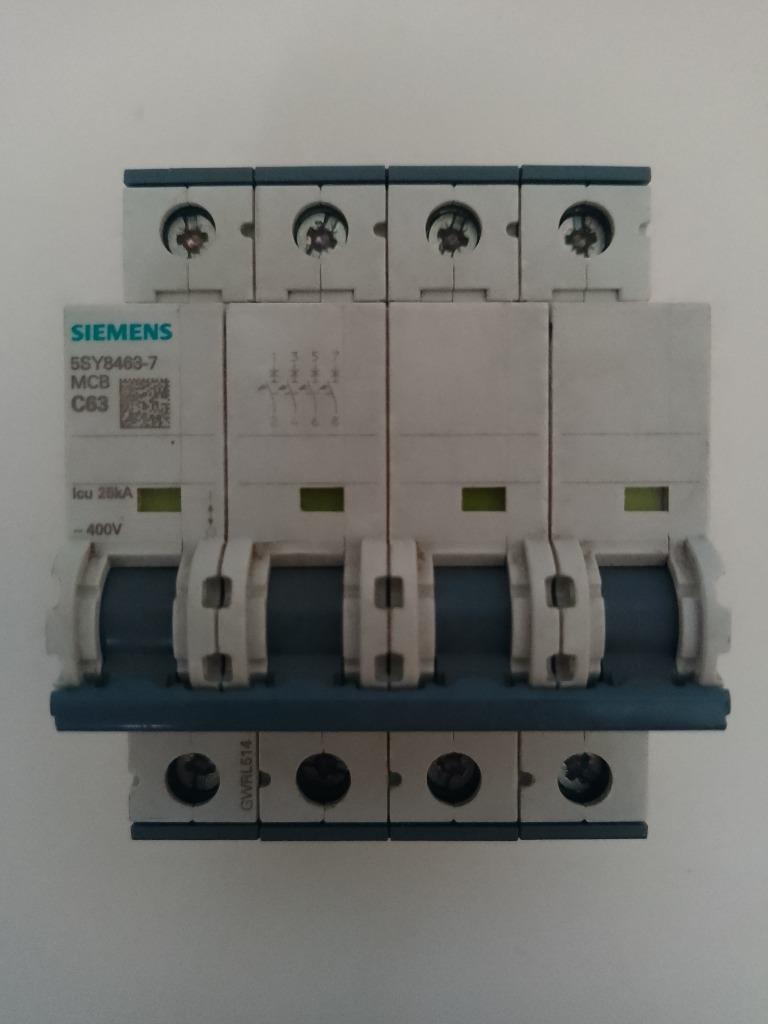 Siemens 5SY8463-7 Automaat C63 4-polig zekering, Ophalen of Verzenden, Zo goed als nieuw, Overige typen