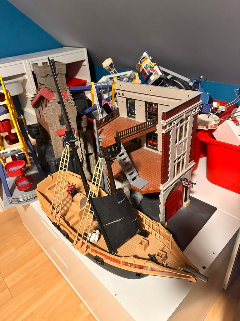 playmobil allerlei (kasteel, pieaten, ghosrbusters, …), Ophalen, Gebruikt, Los Playmobil