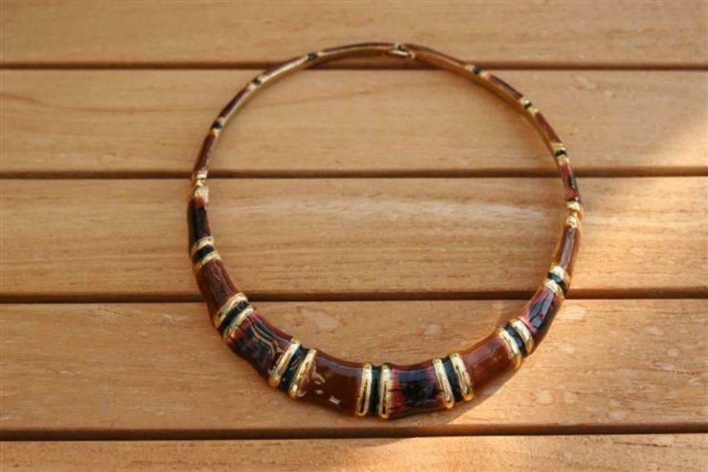 Collier ajusté dans les tons de terre émaillé, Bijoux, Sacs & Beauté, Colliers, Enlèvement ou Envoi, Neuf, Autres couleurs, Synthétique