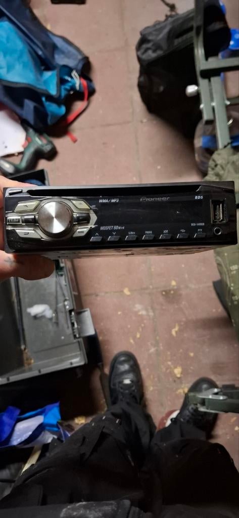 Pioneer autoradio DEH-1400UB, Enlèvement