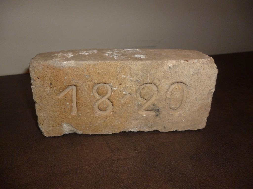 Morceau de pierre de France blanche avec décoration 18-20, Enlèvement ou Envoi