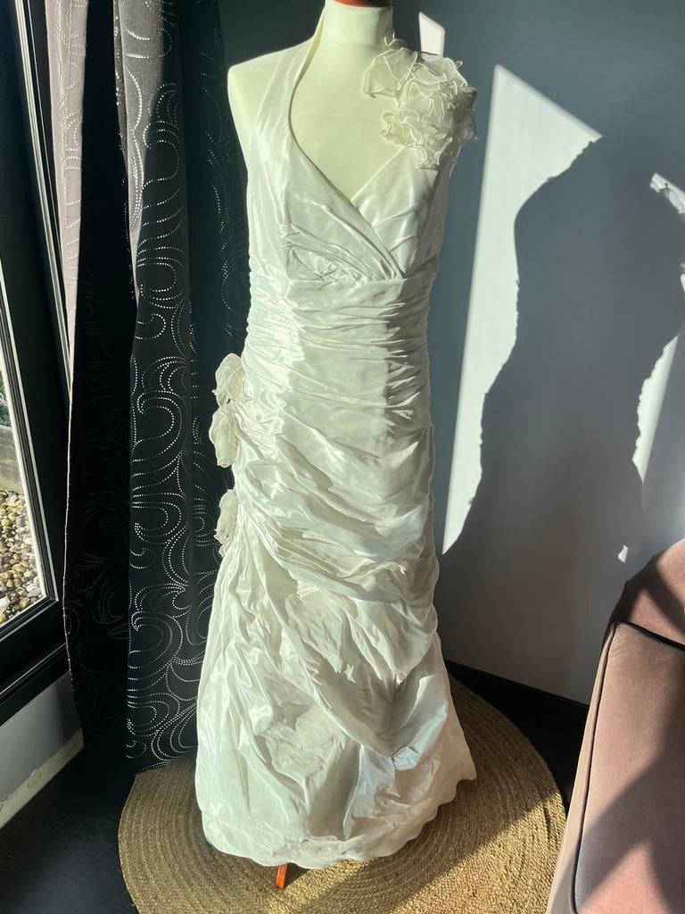Trouwkleed maat M/40, Ophalen, Gedragen