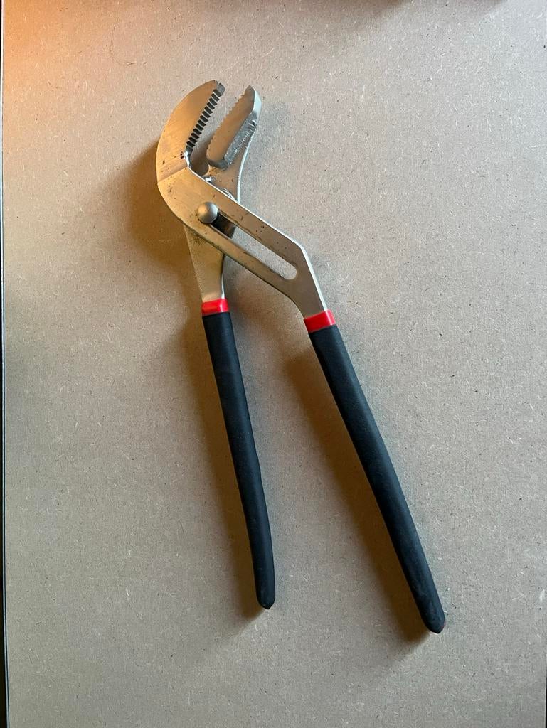 Pince pour pompe à eau, Enlèvement ou Envoi, Comme neuf