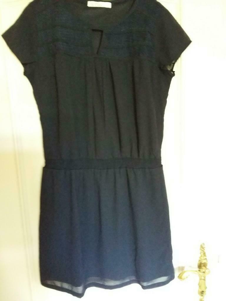 Marine blauw zomerjurkje met mooi detail, Taille 38/40 (M), Enlèvement ou Envoi, Lola & Liza, Au-dessus du genou