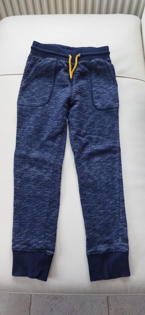 Joggingbroek maat 122, Ophalen, Jongen of Meisje, Zo goed als nieuw, Sport- of Zwemkleding