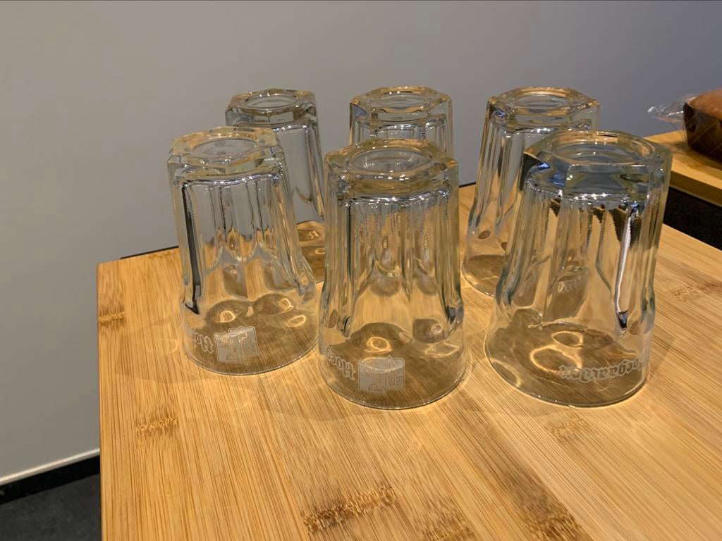 6 Hoegaarden glazen, Ophalen, Zo goed als nieuw