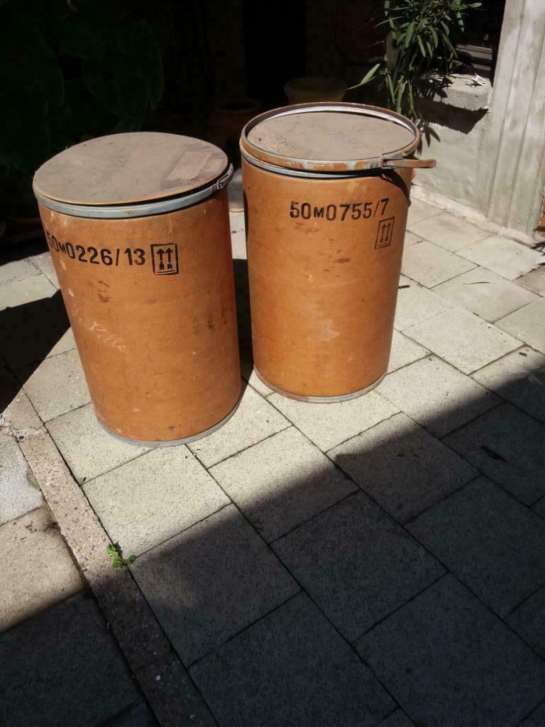 2 Kartonnen tonnen, Ophalen, Zo goed als nieuw