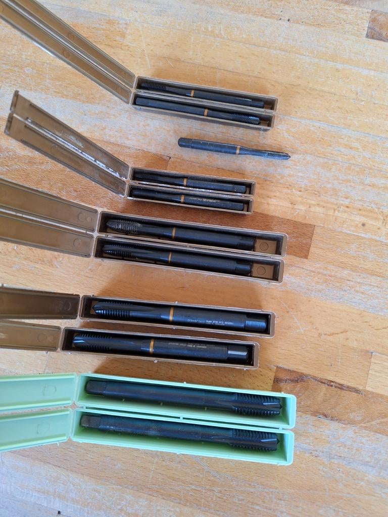 Lot de 11 tarauds NEUFS, Bricolage & Construction, Enlèvement ou Envoi, Neuf
