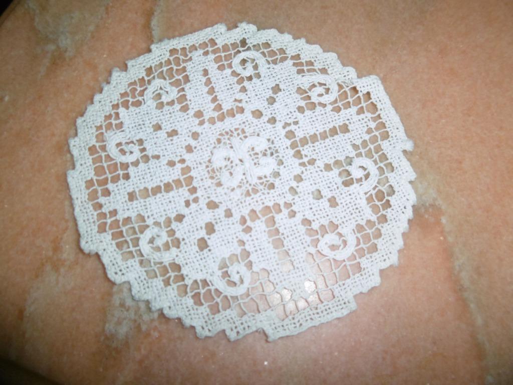 dentelle ancienne en très bel état, ronde écru, Antiquités & Art, Tapis & Textile, Enlèvement ou Envoi