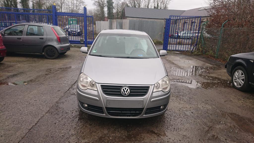 Volkswagen polo 1200cc essence 2008 145000km clim GARANTIE, Autos, Argent ou Gris, Achat, Entreprise, Electronic Stability Program (ESP)